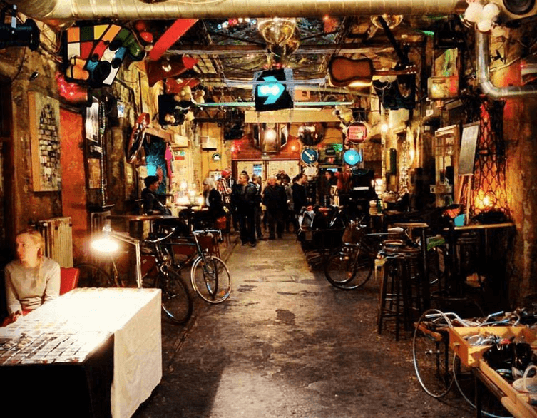 szimpla kert