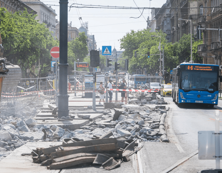 Budapest forgalmi forradalom: új mérföldkő a Nagykörút villamosfelújításában és megszűnhet a parkolási kényelmi díj