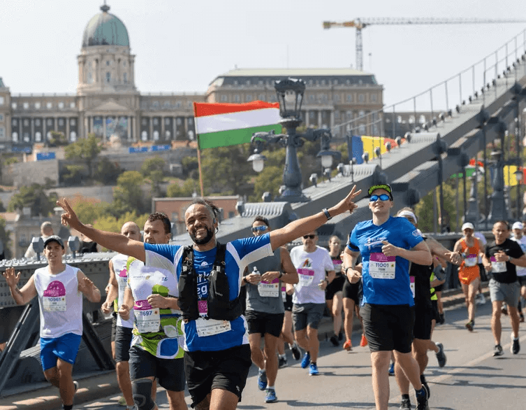 Szeptemberben jön Budapest leglátványosabb futófesztiválja.