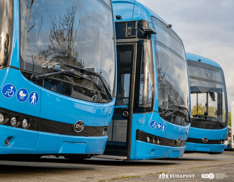 Megérkeztek az új BYD csuklósbuszok Budapestre