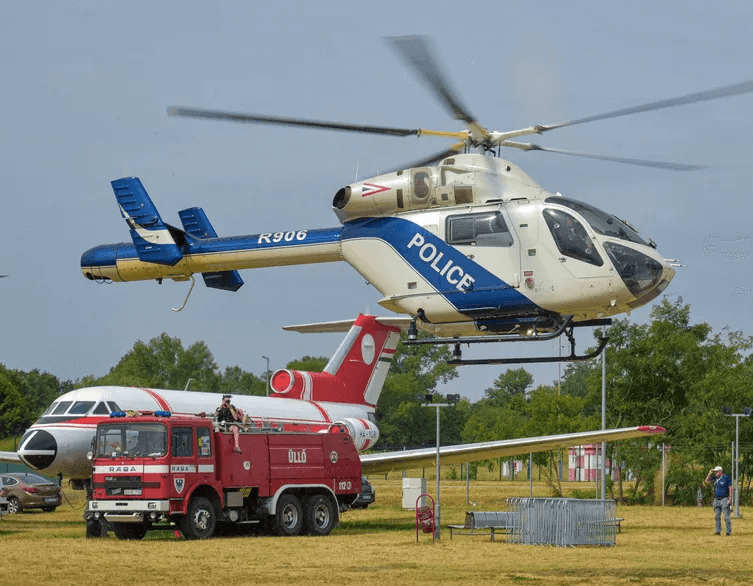 Kéklámpás Találkozó az Aeroparkban