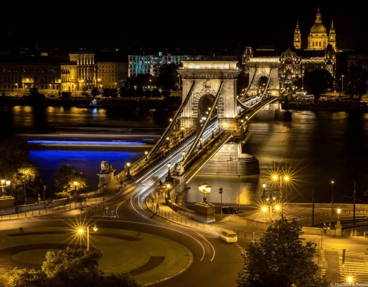 Budapest díszkivilágítása